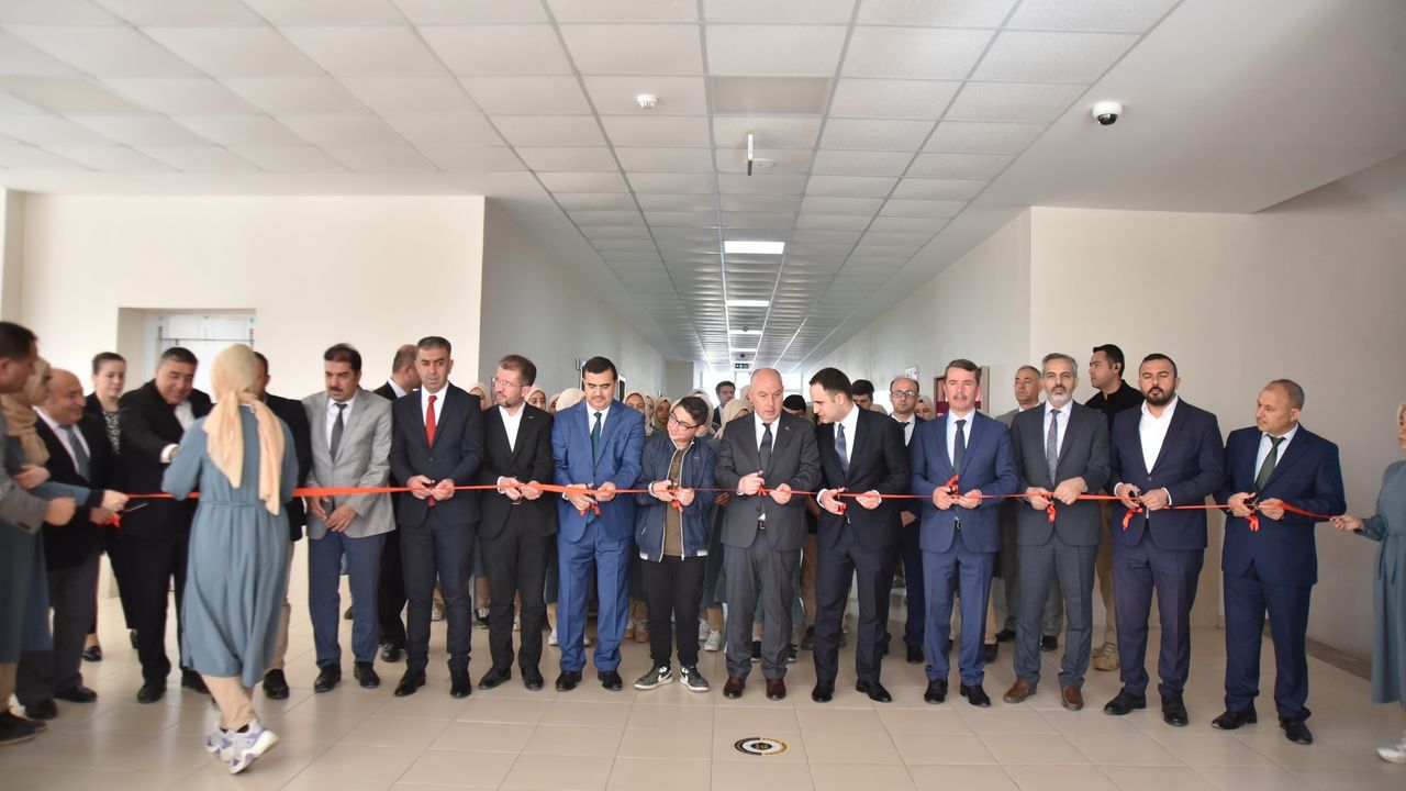 Sezai Karakoç Kütüphanesi açıldı
