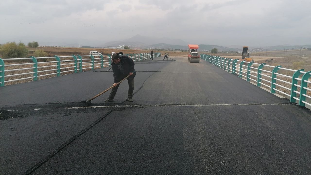 Türkoğlu’nun Yeni Köprüsü Tamamlanıyor