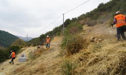 Büyükşehir, Şehir Genelinde 2 Bin 300 Mezarlıkta Seferberliğini Sürdürüyor