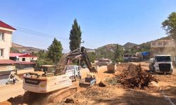 Yol, kaldırım ve parke çalışmaları devam ediyor