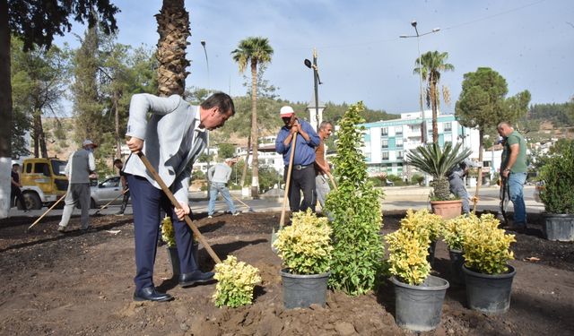 Okumuş: Türkoğlu Millet Meydanı 2. etap çalışmalarında sona geldik