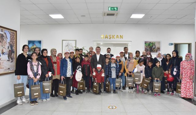 BAŞKAN OKUMUŞ: “DÜNYAYI GÜZELLEŞTİREN EN MASUM ŞEY SEVGİ VE ÇOCUKLARDIR”