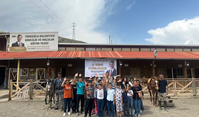 TÜRKOĞLU BELEDİYESİ’NDEN “AT BİNME ETKİNLİĞİ”