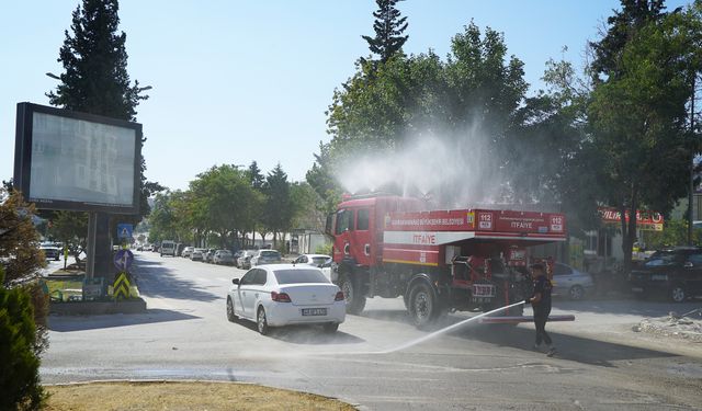 Büyükşehir’den Tozlanmaya Karşı Sulama Desteği