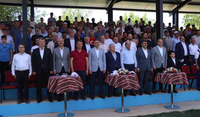 Deprem Şehidi güreşçiler Dereköy Güreş Müsabakalarında yad edildi