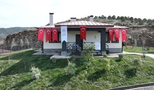 Şehit Özdemir’in ailesine yeni evleri teslim edildi