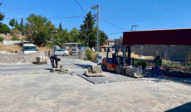 Türkoğlu Belediyesi’nden Şehit Sezer Altun Camii’ne Çevre Düzenlemesi