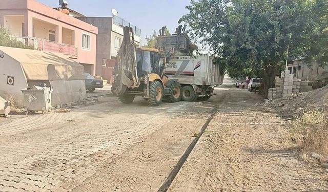 Mahallelerde hafriyat temizleme çalışmaları devam ediyor