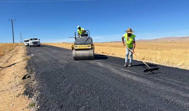 Büyükşehir, Elbistan’da 28 Kilometrelik Grup Yolunun Ulaşımını İyileştiriyor