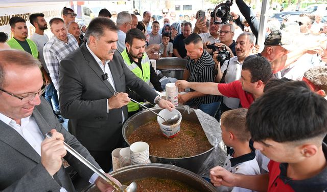 Aşure etkinliği Türkoğlu’nda gönülleri birleştirdi