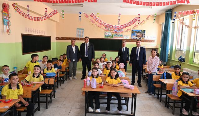 Başkan Karaca’dan öğrencilere yeni eğitim yılı sürprizi
