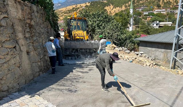 Belediye ekipleri Türkoğlu’nun her köşesinde görev başında