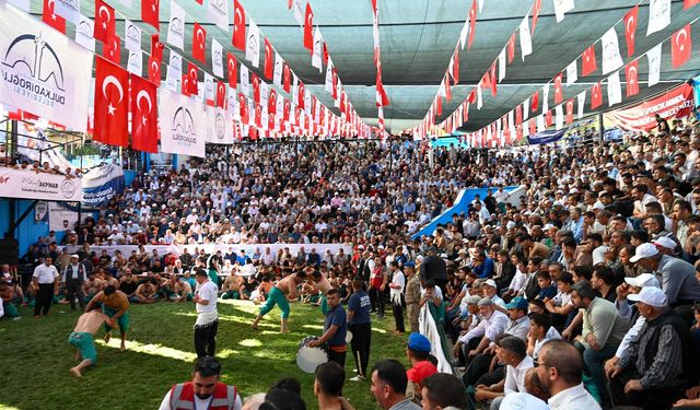Bertiz Boyalı Güreşlerinde 480 Pehlivan Er Meydanına Çıktı