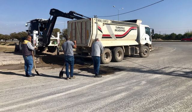 Türkoğlu’nda yollar yenileniyor, ulaşım kolaylaşıyor
