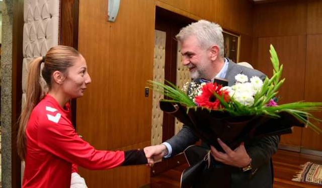 Başkan Görgel, Balkan Şampiyonu Genç Güreşçileri Ağırladı