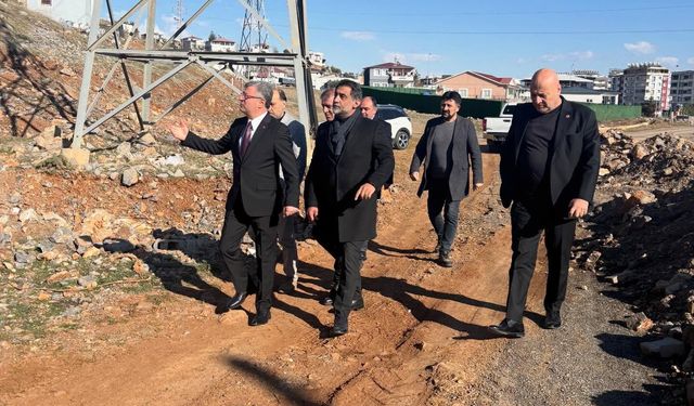 MHP heyetinden Türkoğlu İlçe Başkanlığı binasının yapılacağı alanda inceleme