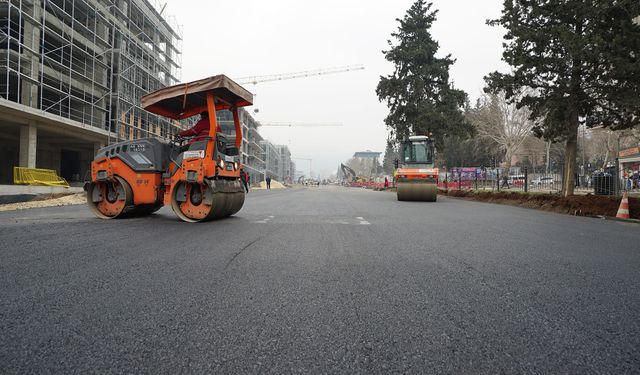 Azerbaycan Bulvarı’nda Altyapısı Tamamlanan Kısmın Üstyapısı Yenileniyor