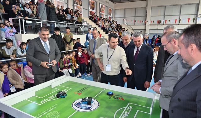 Bilim Kervanı Türkoğlu’nda öğrencilerle buluştu