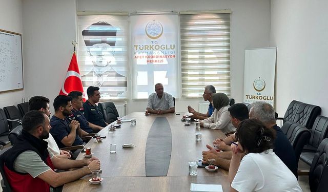 Türkoğlu'nda Sahipsiz Sokak Hayvanları İçin Kritik Toplantı
