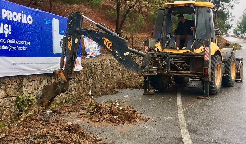 Türkoğlu'nda belediye ekipleri iş başında