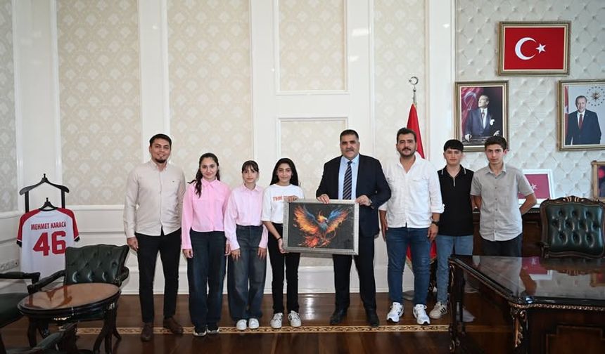 Öğrencilerden Başkan Karaca’ya ziyaret