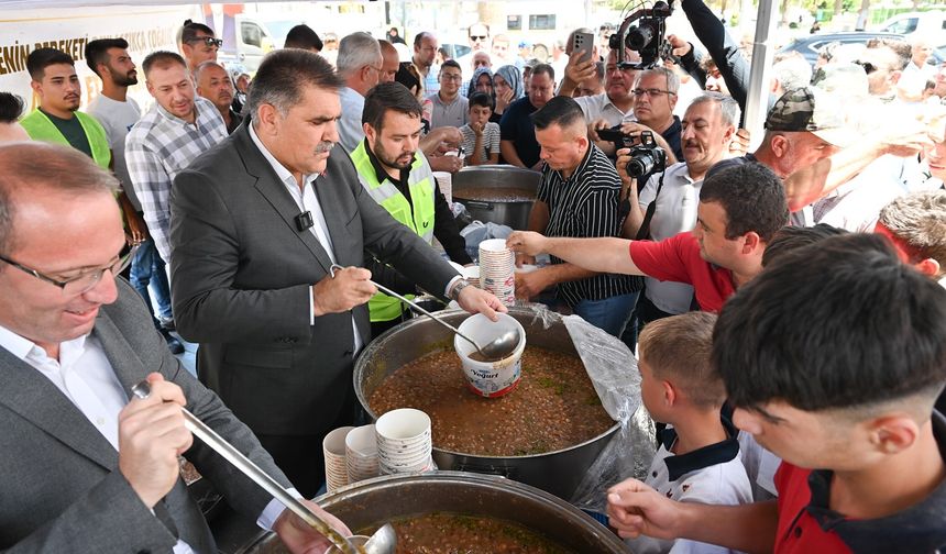 Aşure etkinliği Türkoğlu’nda gönülleri birleştirdi