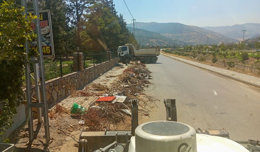 Türkoğlu’nda altyapı ve çevre düzenleme çalışmaları aralıksız sürüyor