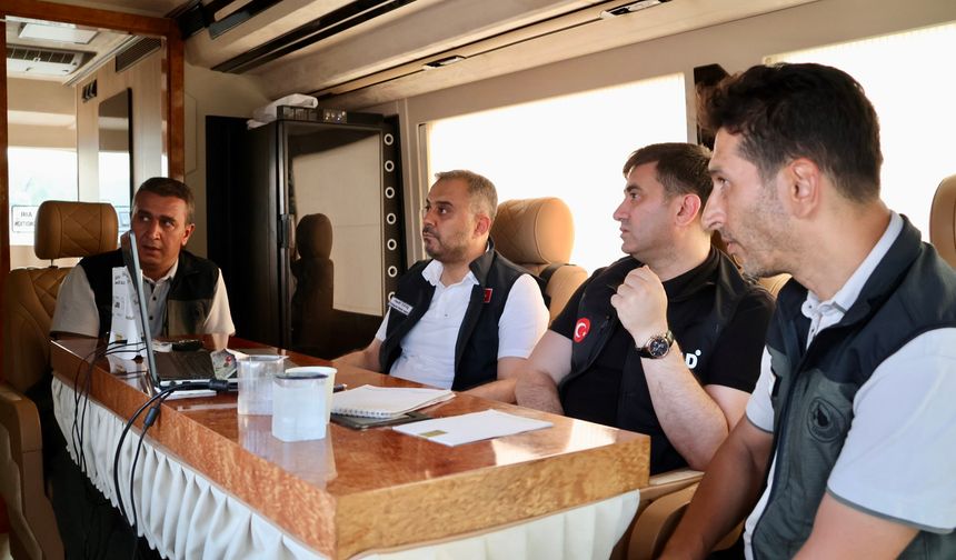 Başkan Toptaş ve Kaymakam Çiğdem, yangın bölgesinde vatandaşları ziyaret etti