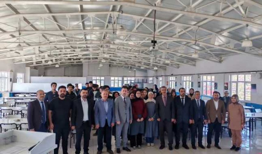 Gençler İlçenin Değerlerinden İlham Aldı