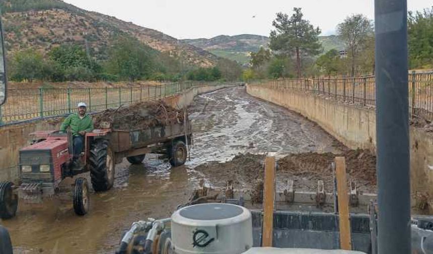 İlçede Yol ve Altyapı Projeleri Tüm Hızıyla Devam Ediyor