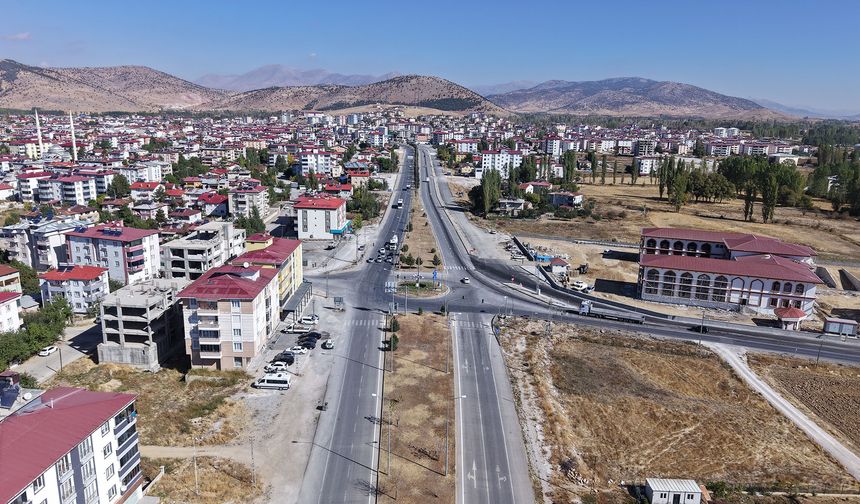 Büyükşehir, Göksun Kavşağı’nda Trafik Akışını Rahatlattı