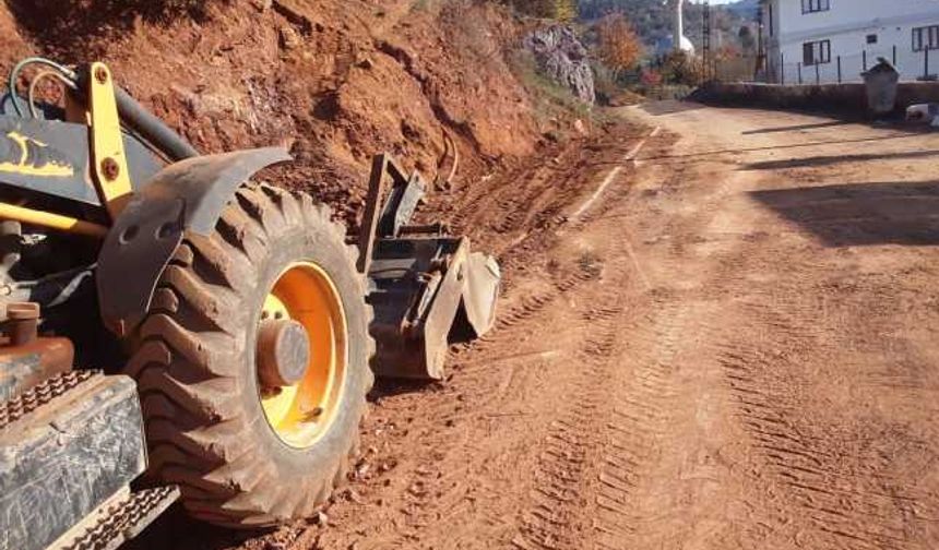 İlçenin Dört Bir Yanında Yol ve Altyapı Hamlesi