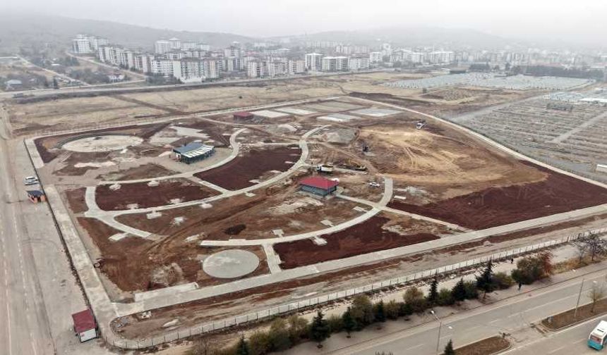 Başkan Fırat Görgel; “Afşin Millet Bahçesi’ni 70 Milyonluk Yatırımla Baştan Uca Yeniliyoruz”