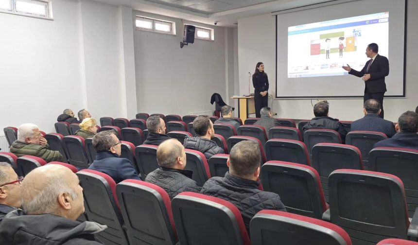 Kayıboyu Ortaokulu’nda Öğretmenlere Değerlendirme Kursu