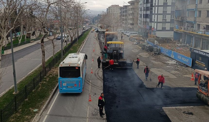 Büyükşehir, Asfalt Mesaisini Kesintisiz Sürdürüyor