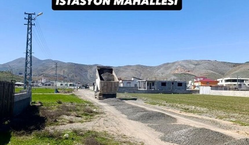 Türkoğlu’nda yol, çevre ve bakım çalışmaları sürüyor
