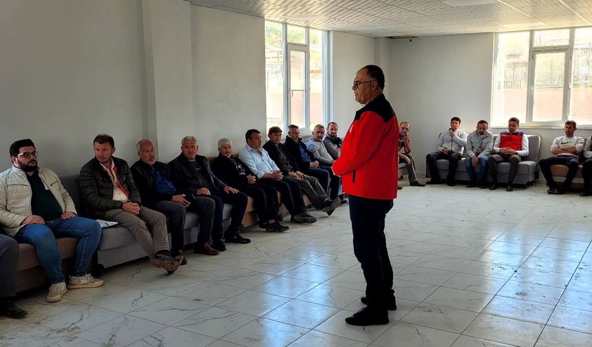 Türkoğlu’nda üreticilere bitki koruma eğitimi