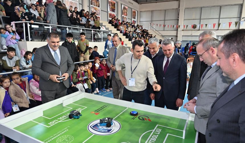 Bilim Kervanı Türkoğlu’nda öğrencilerle buluştu