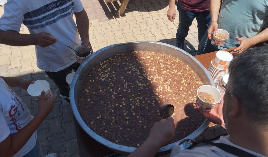 Durdu Tansel Camii’nde Aşure Bereketi Yaşandı