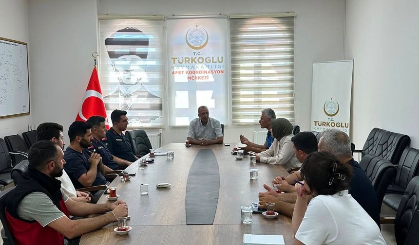 Türkoğlu'nda Sahipsiz Sokak Hayvanları İçin Kritik Toplantı
