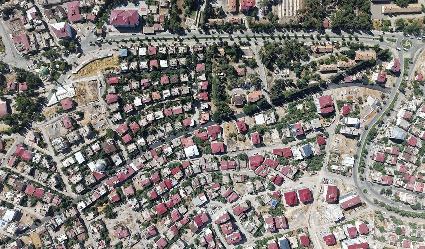 Büyükşehir, Mükremin Halil Caddesi’nde İlk Etabı Tamamladı