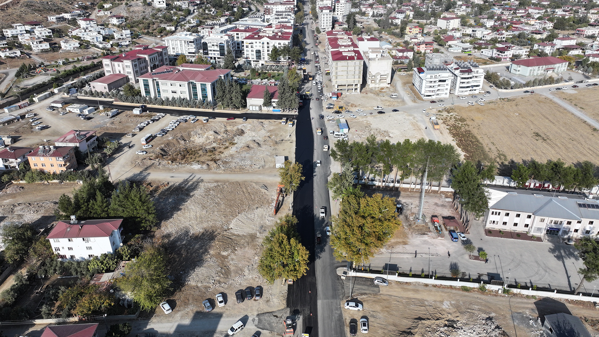 Mahir Ünal Caddesi (1)