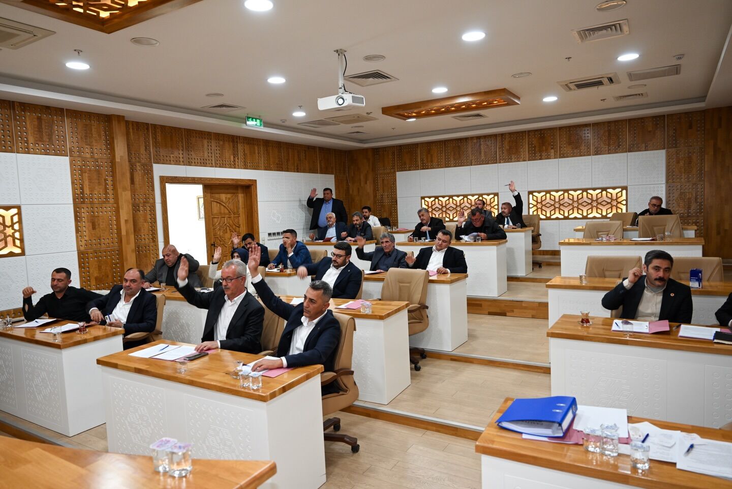 657359487 18430685608136337 467663506058077017 N