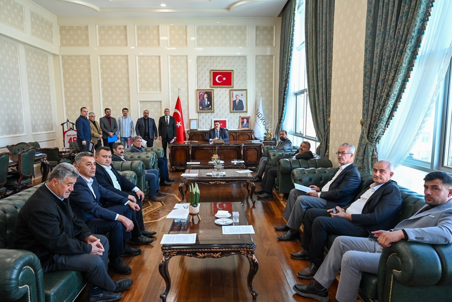 660023994 18430685482136337 8292044284675675977 N